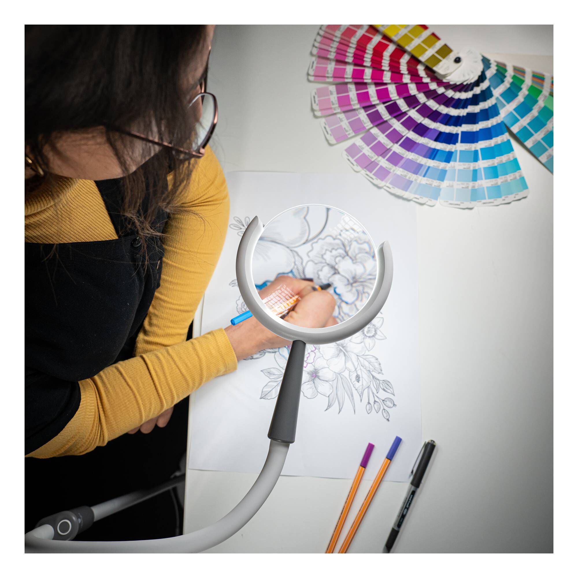 Daylight Company Magnificent Pro Magnifier and Lamp 2 Daylight Company Magnificent Pro Magnifier and Lamp