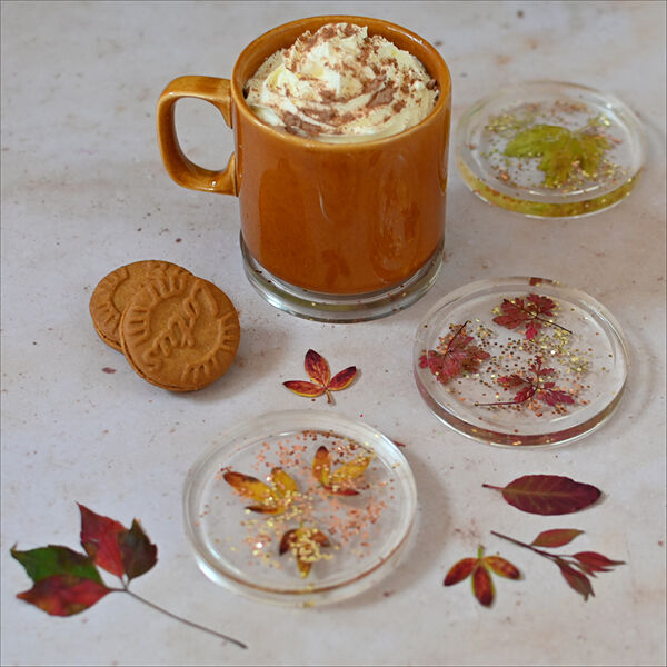 How to Make Autumnal Resin Coasters 1 How to Make Autumnal Resin Coasters