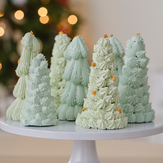 How to Make Christmas Tree Meringues 1 How to Make Christmas Tree Meringues