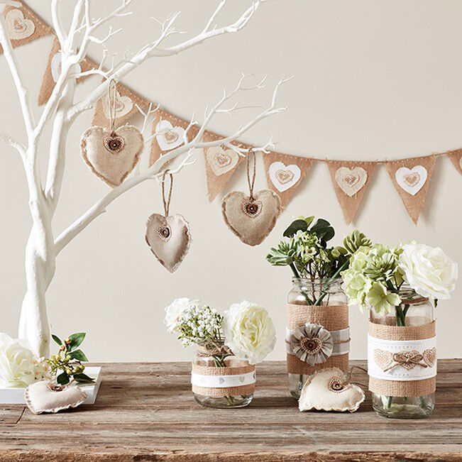 How to Make 3 Hessian Wedding Decorations 1 How to Make 3 Hessian Wedding Decorations