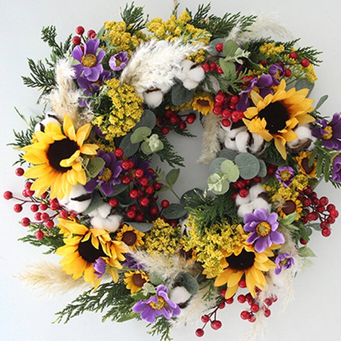 How to Make an Artificial Autumnal Wreath 1 How to Make an Artificial Autumnal Wreath