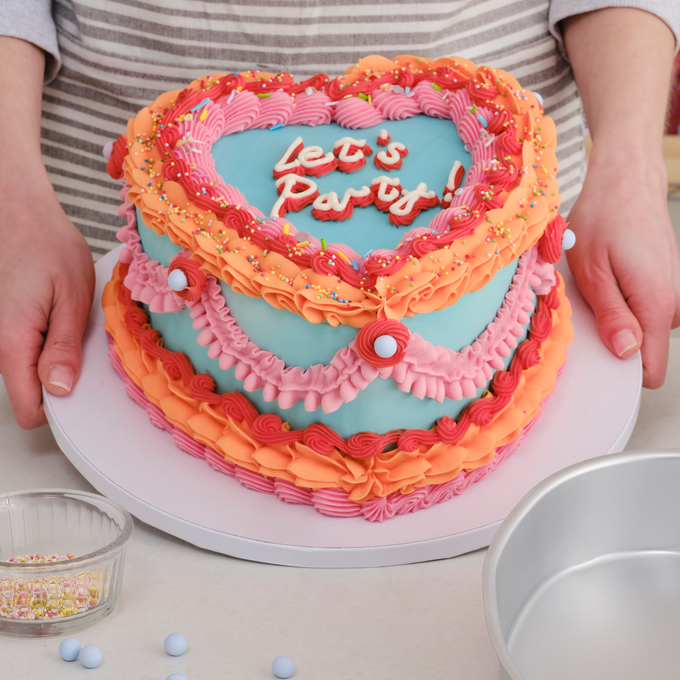 How to Make a Retro Heart Buttercream Cake 1 How to Make a Retro Heart Buttercream Cake