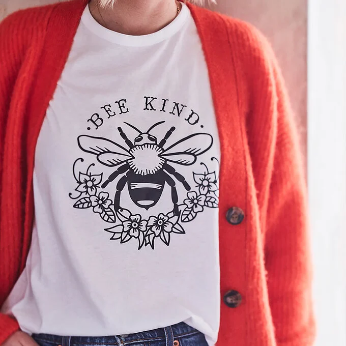 Cricut: How to Make a "Bee Kind" Iron-On Vinyl T-Shirt 1 Cricut: How to Make a \"Bee Kind\" Iron-On Vinyl T-Shirt