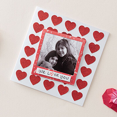 How to Make a Kid's Valentine's Day Selfie Frame Card 1 How to Make a Kid's Valentine's Day Selfie Frame Card