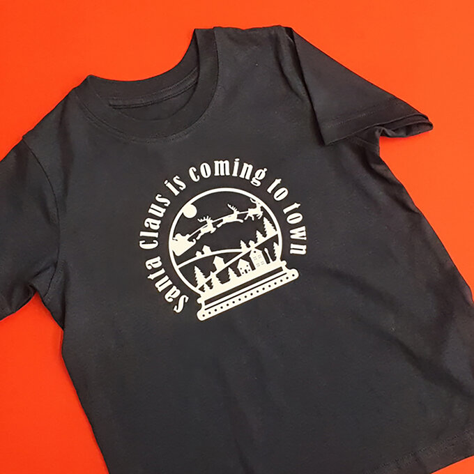 Cricut: How to Personalise a T-Shirt with a Snow Globe Digital Download