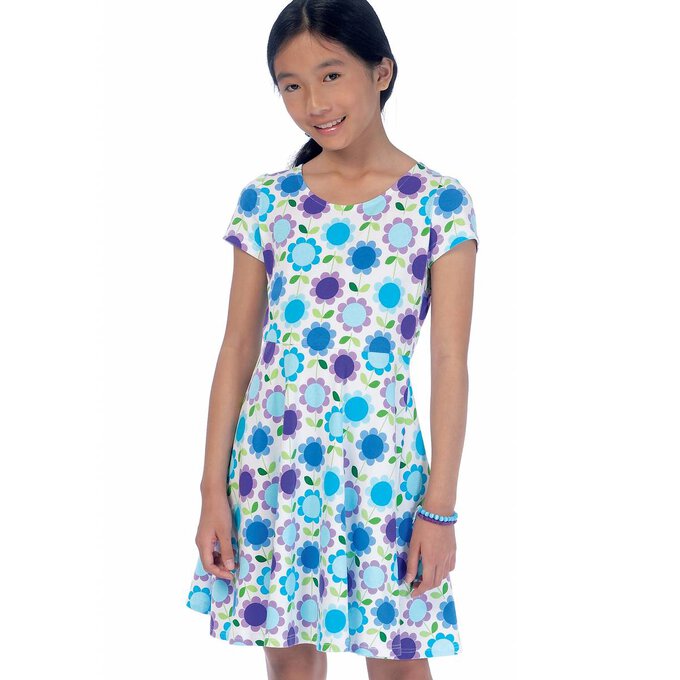 McCall’s Girls’ Dress Sewing Pattern M7079 (7-14) 6 McCall’s Girls’ Dress Sewing Pattern M7079 (7-14)