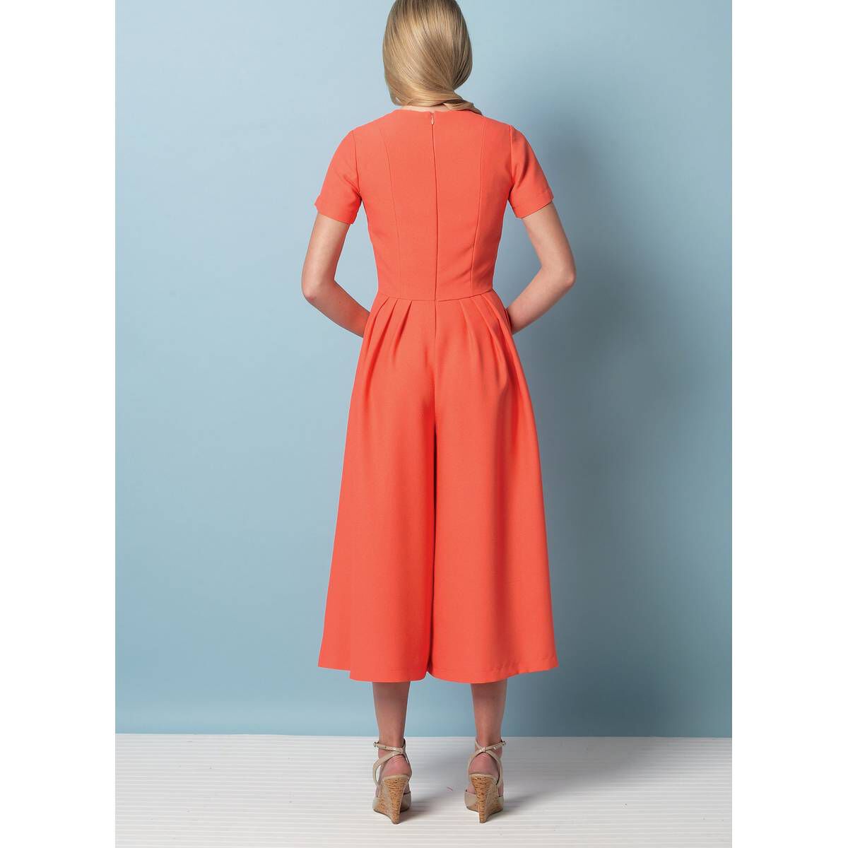 Vogue Dress and Jumpsuit Sewing Pattern V9075 (6-14) 6 Vogue Dress and Jumpsuit Sewing Pattern V9075 (6-14)
